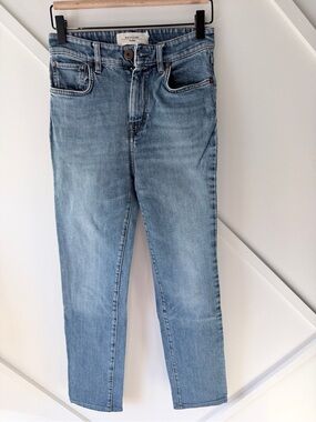 Weekend Max Mara Light Wash Slim Jeans 24 | Italian Designer Everyday Denim